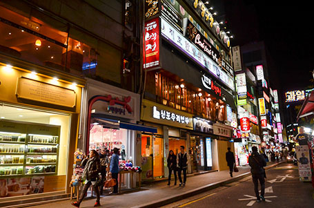 ミリオレ横の飲食店街