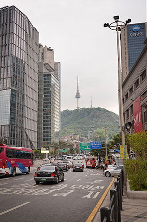 南大門市場から望む南山