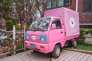 春のワルツ＞ ウニョンのピンクのトラック