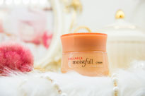 「moistfull COLLAGEN Enriched Cream」